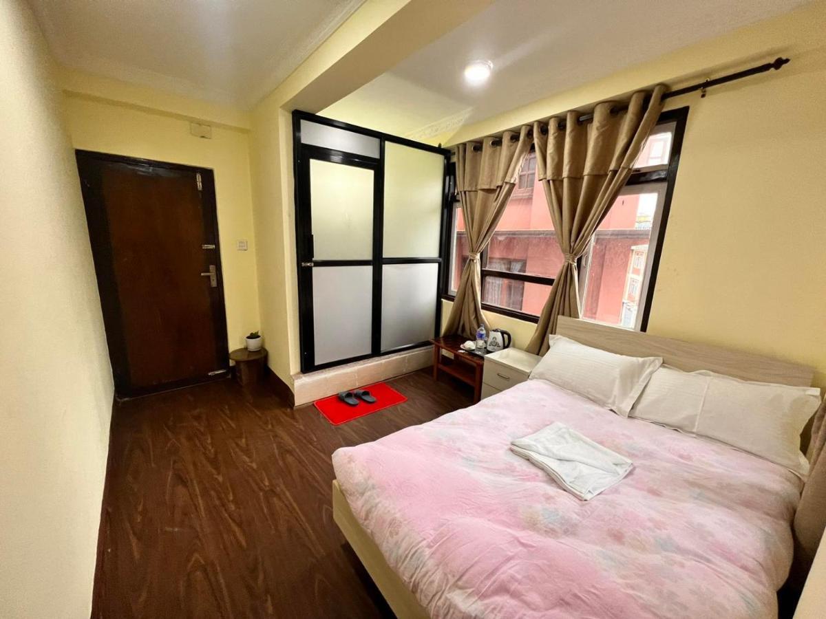 Lasa Kusa Homestay ラリトプル エクステリア 写真